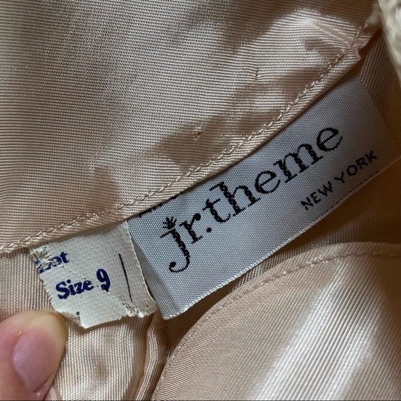 Vintage 1950s Jr. Theme Cream Lace with Floral Pattern Dress - Picture 5 of 13